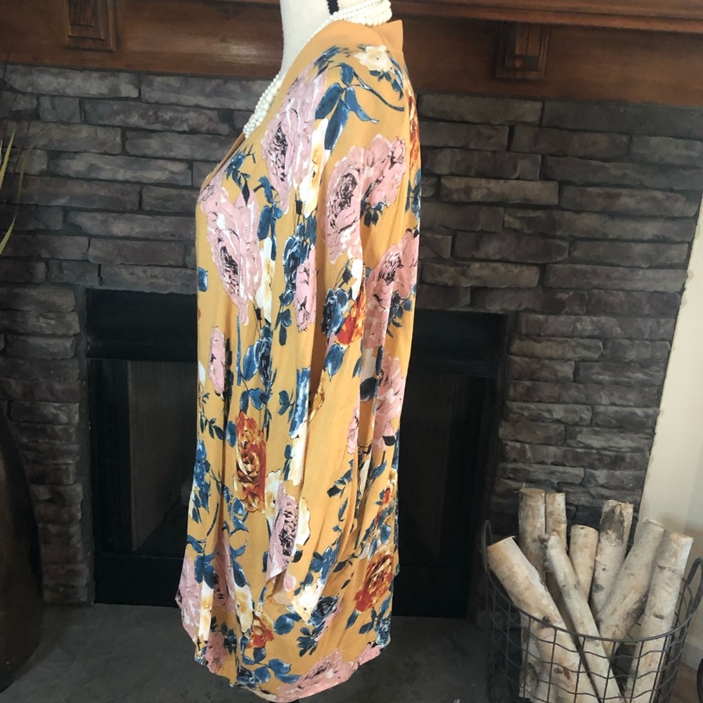 Xhilaration Floral Kimono - Picture 2 of 4